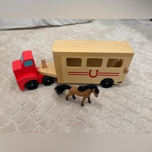 Melissa & Doug Horse Trailer with One Horse